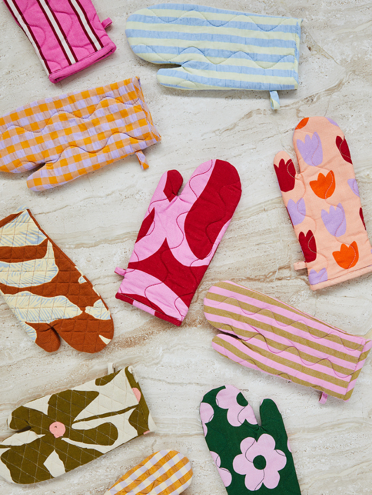 Mosey Me – wholesale Oven mitt/pot holder – Kumquat Bloom Seersucker Oven Mitt2