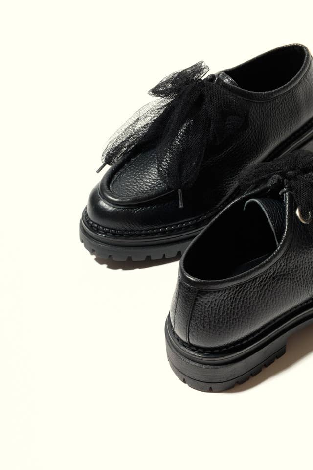 KMB Shoes - Wholesale Casual Shoes - Kids - ODDA BLACK- Chunky Sole Wallabee Shoes with Tulle Laces3