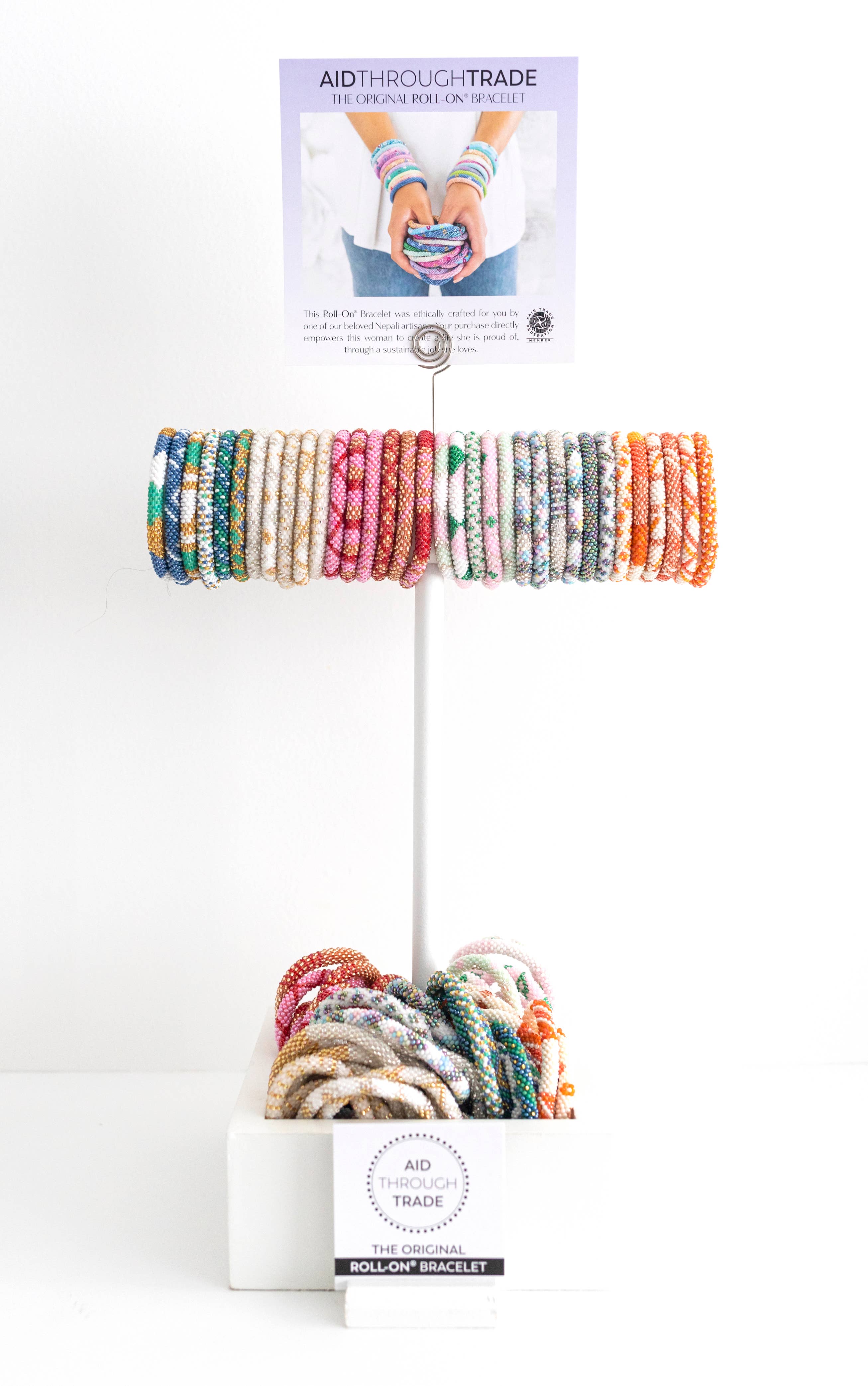 Aid Through Trade – Großhandel Schmucksets – Glücksbringer St. Patrick's Day Original Roll-On® Armbänder3