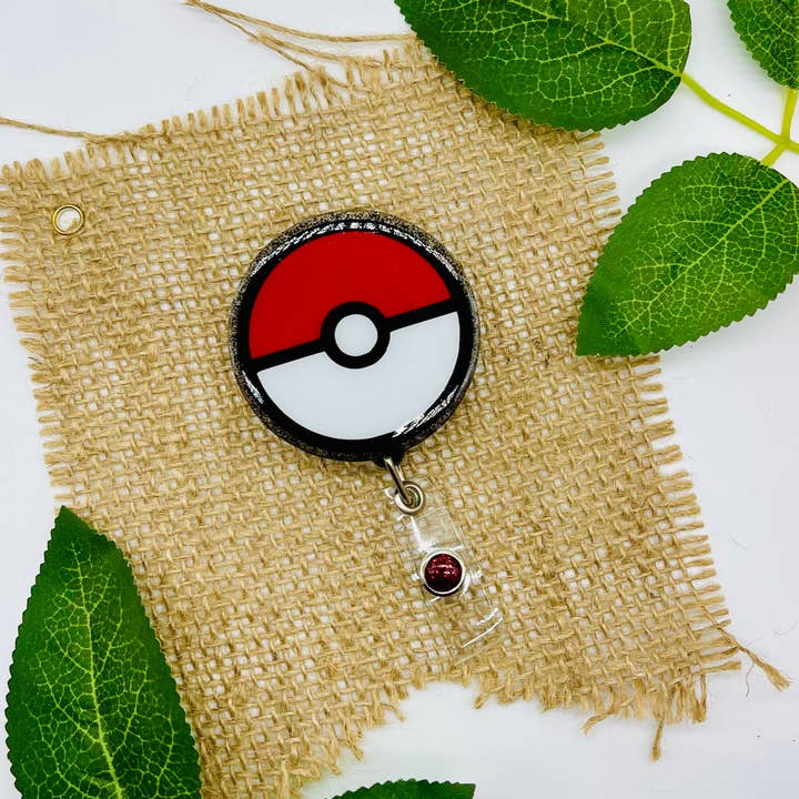 Pokeball Glitter Badge Reel por atacado de Velaris Wood and Vinyl