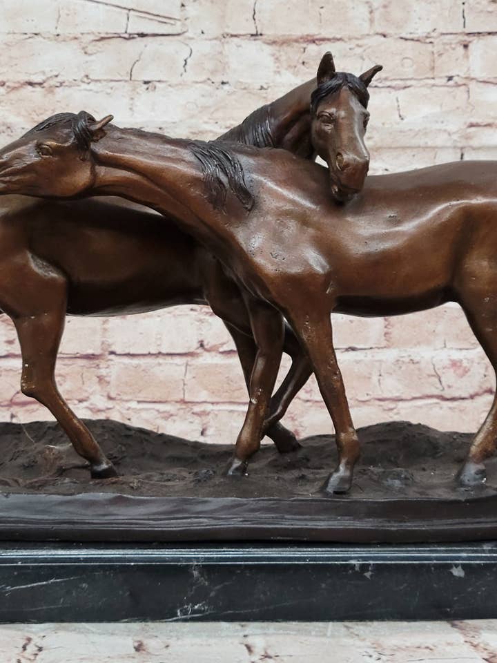 Bronze Hesteskulptur – Par af Græssende Hingste Statue på Marmorbase for engroshandel hos Bronzhaus