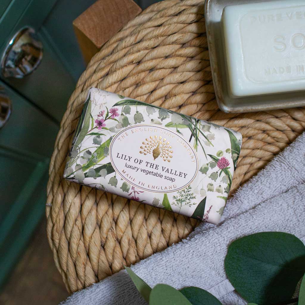 The English Soap Company – wholesale Bar Soap – Vintage Lily of the Valley Soap 4