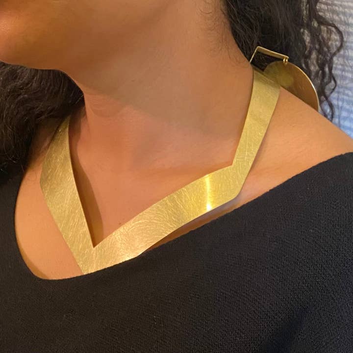 SHARE 1 Stunning Up-Do Simple Abstract Statement Necklace from the FIGURE Collection for wholesale by Chick Boss LLC