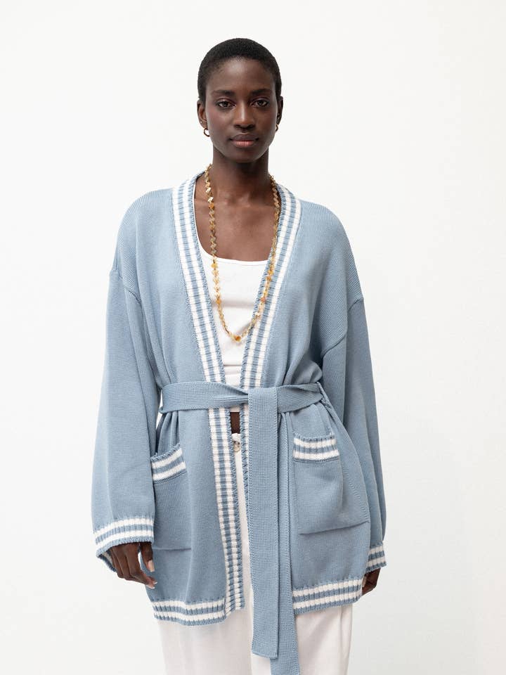 Strikket cardigan med bælte (431991-173) for engroshandel hos Lanidor