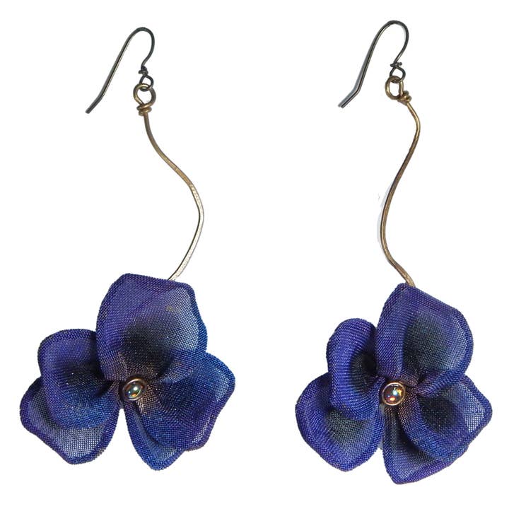 Brincos gota Pansy Blossom por atacado de Sarah Cavender Metalworks