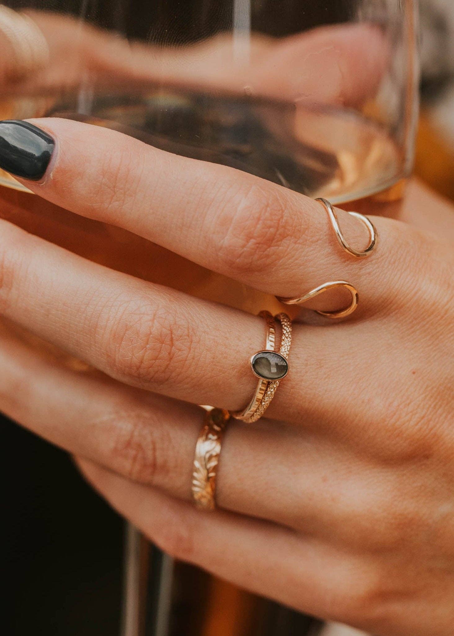 Hello Adorn – Engroshandel Solitairering – Salem Ring | 14kt Guld Fyld + Sterlingsølv3