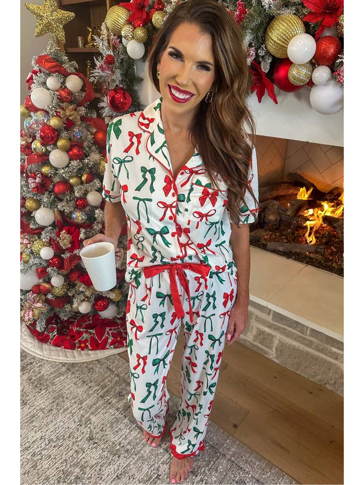 White Midnight Bow Christmas Edition Ruffle Pajama Set for wholesale on Faire5