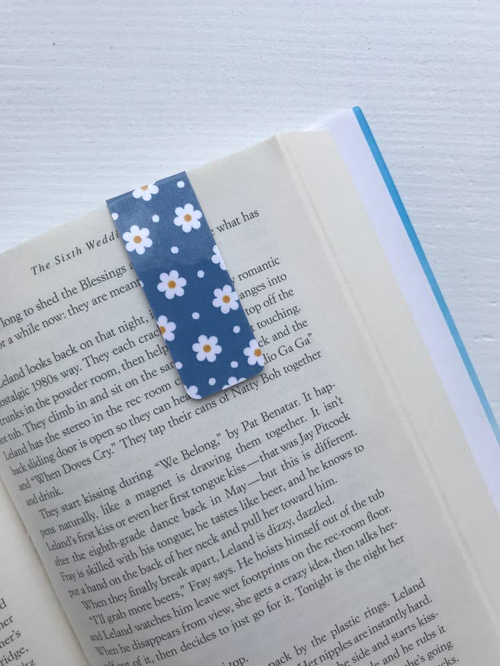 Marque-page magnétique Blue Daisy pour la vente par Little Town Studio