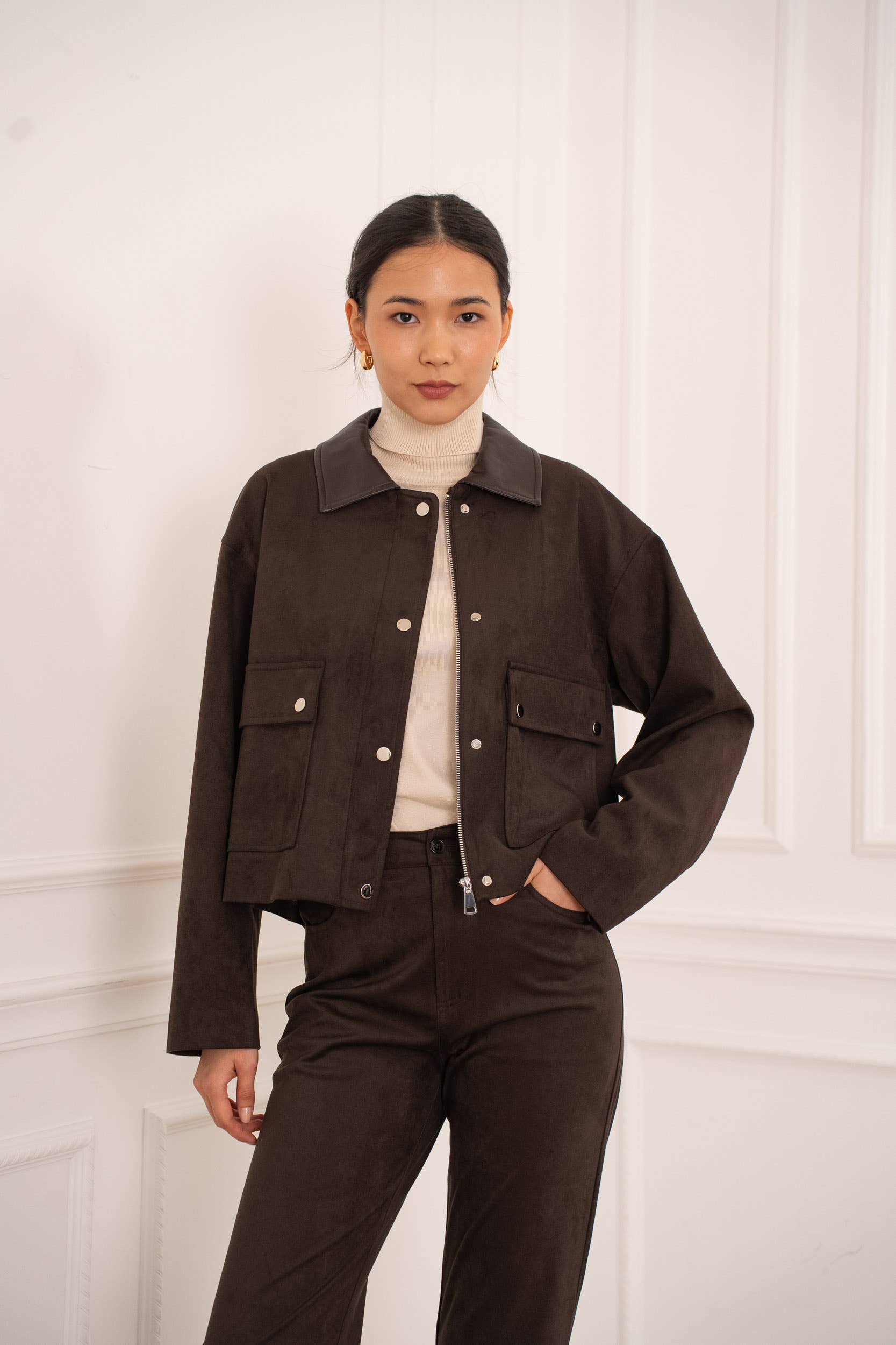 Attentif Paris - Wholesale Jacket - Women's - Short suede jacket with contrasting faux leather collar29