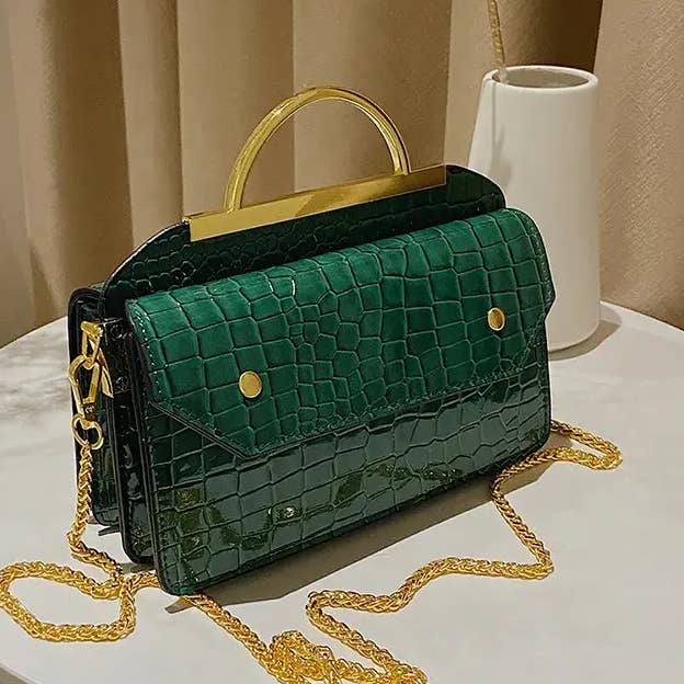Sac à main en faux crocodile pour la vente par Jewelry-2-Slay