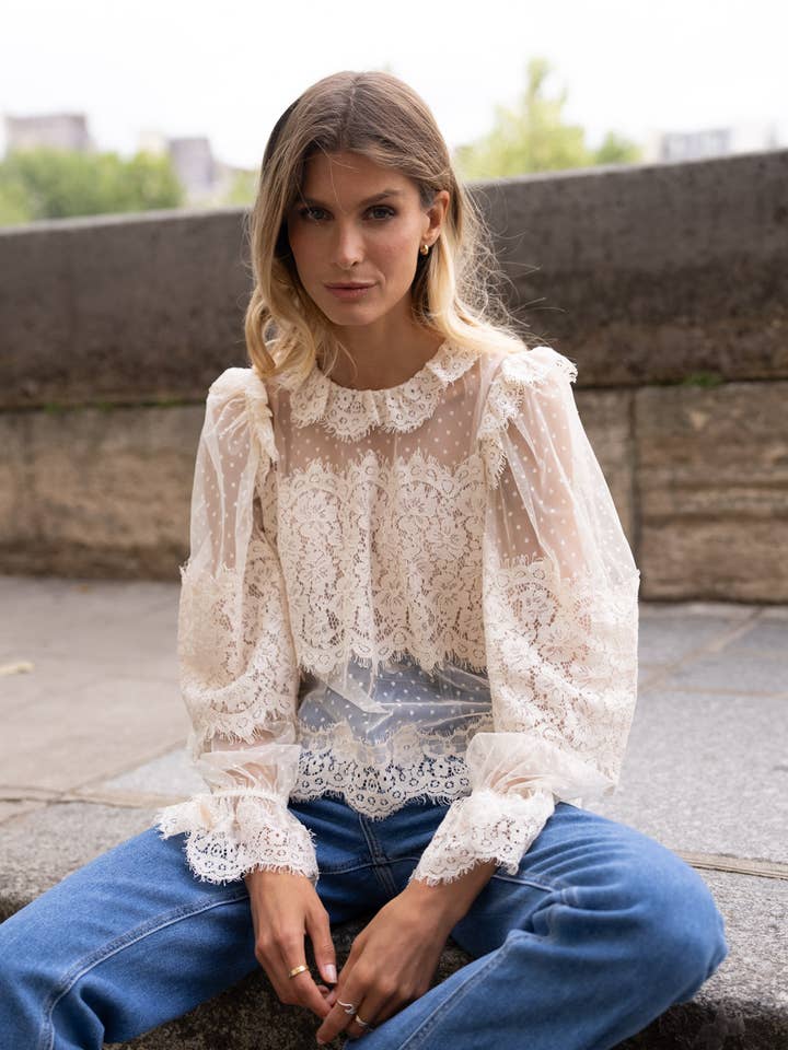 CHOKLATE PARIS - Wholesale Blouse - Women's - Victoire blouse with lace Peter Pan collar - 80996