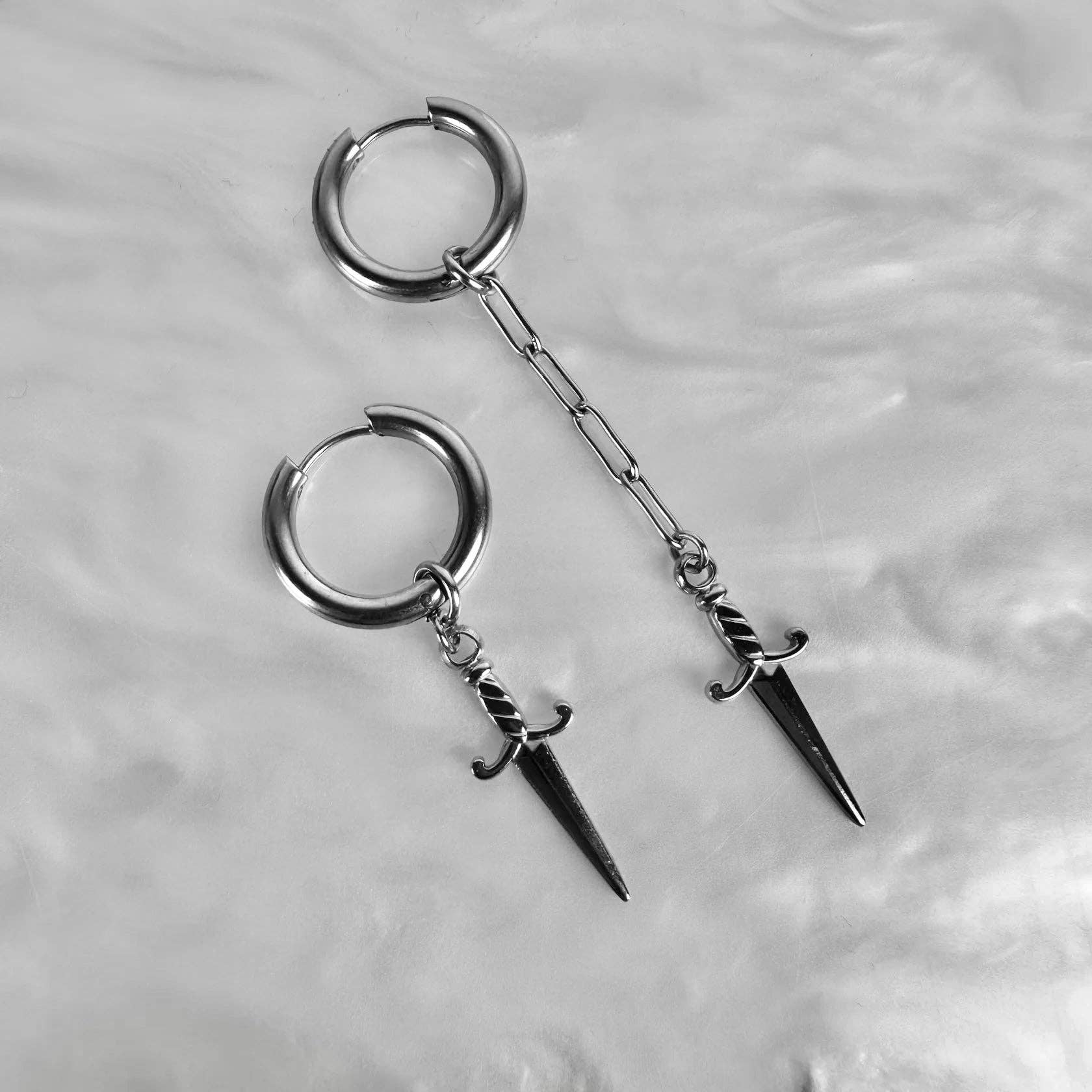 While Odin Sleeps - Wholesale Hangende/ronde oorbellen - Bouw je eigen hoepels (staal)10