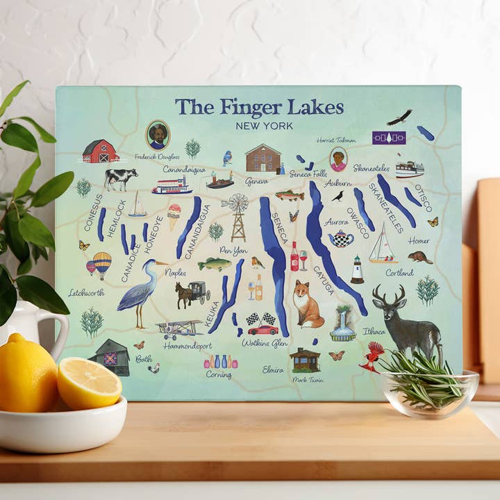 Carte des Finger Lakes Planche à Découper et à Charcuterie en Verre pour la vente par Lake Town Love
