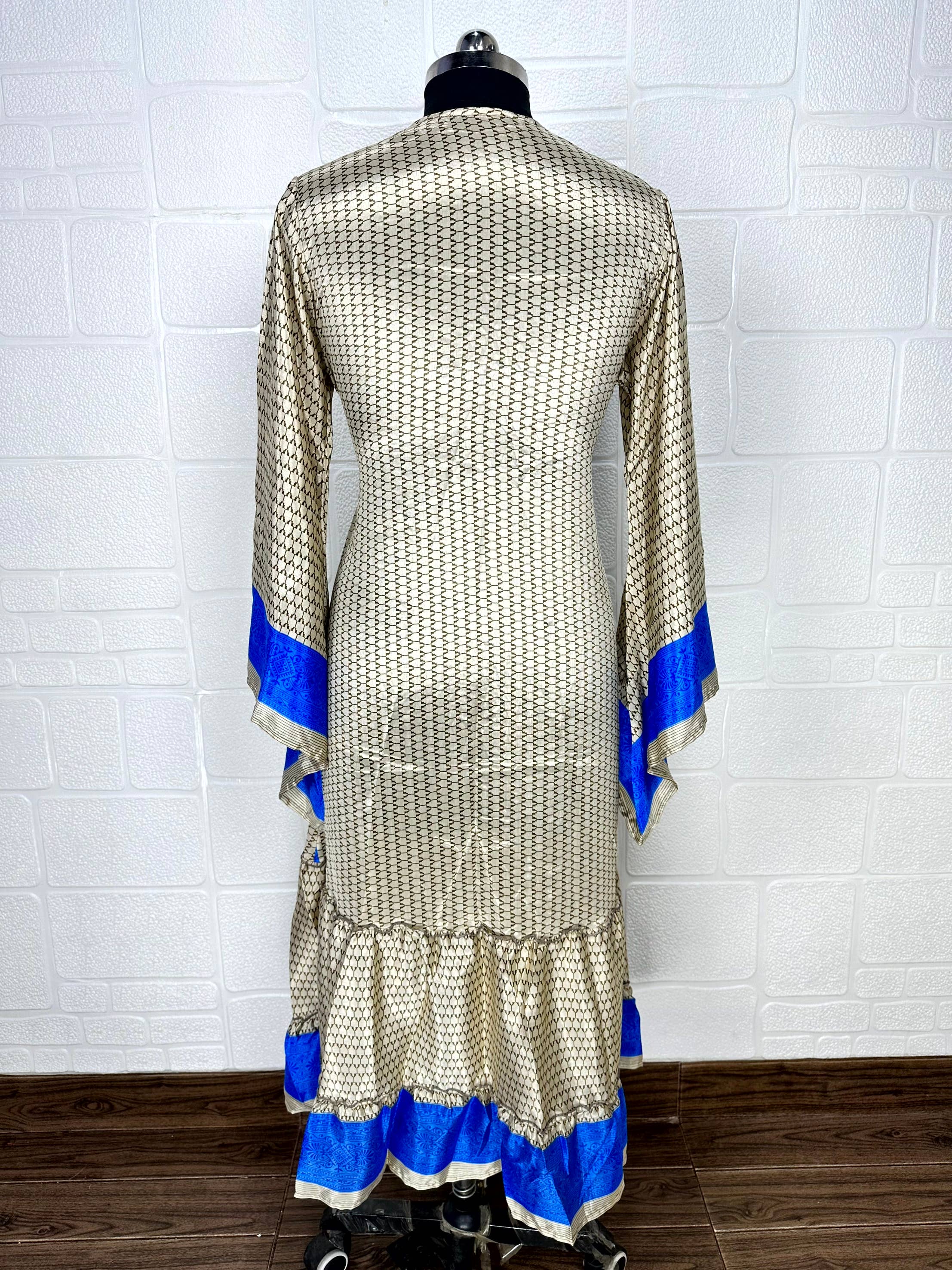 The Eastern Loom - Vente Kimono – femme - Peignoir kimono Mandeep en soie indienne Boho Recycle2