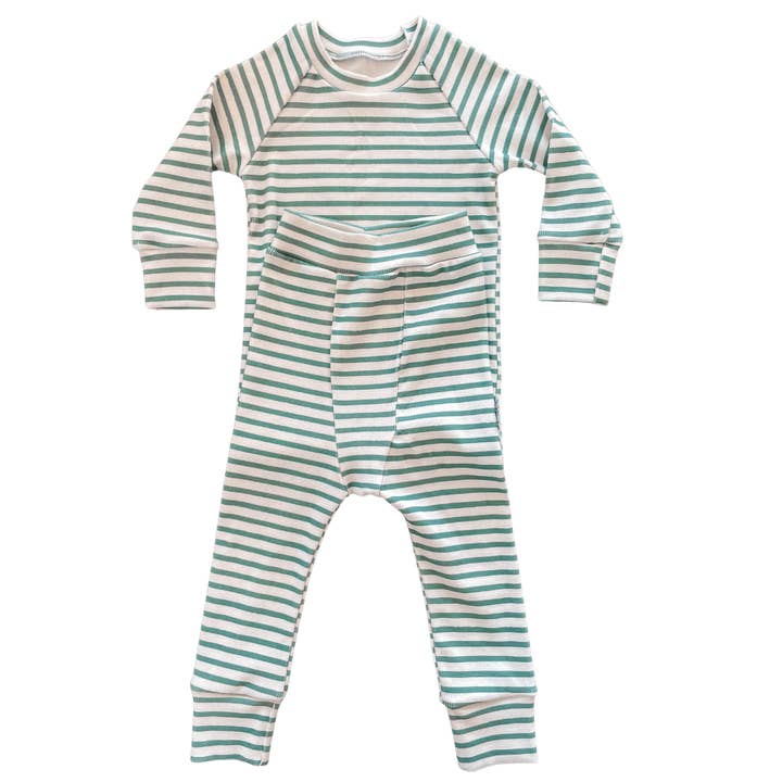 Weihnachtsgrüne Streifen- Oberteil- und Unterteil im Set für den Großhandel von Ceres Baby