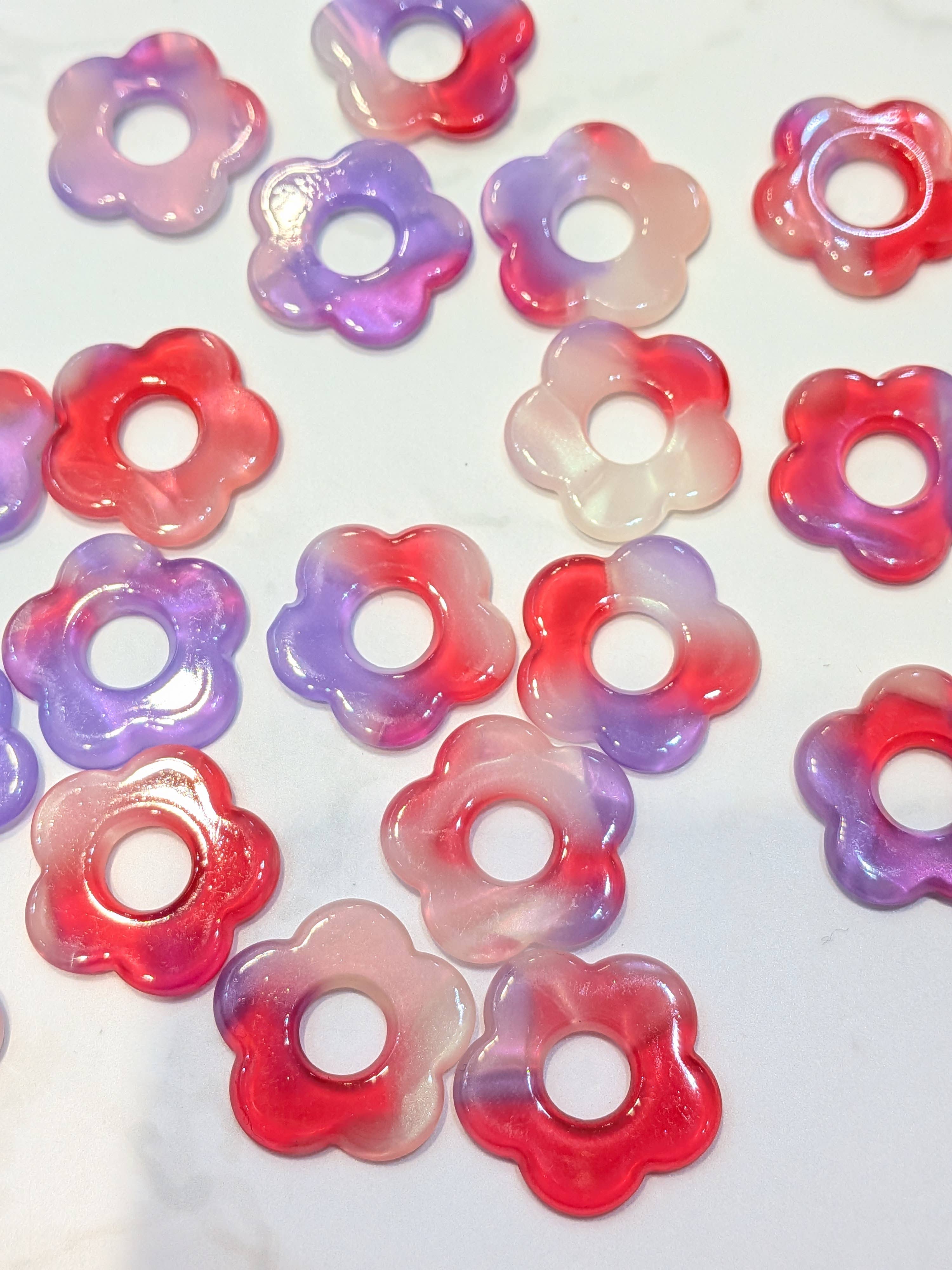 LOLO & YAYA – wholesale Emergency response charm – Flower pendant 2cm, 1.5O euros / u17