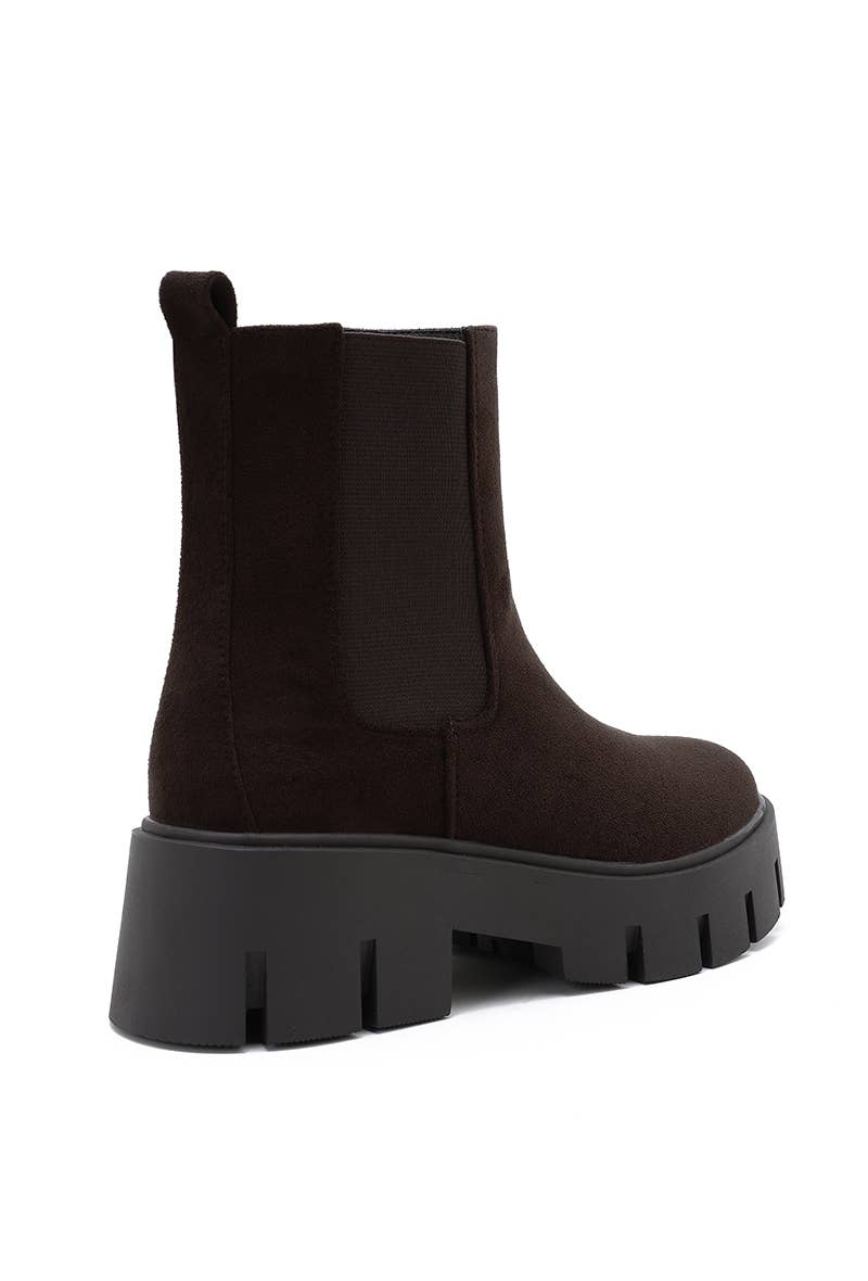 Joia Paris - Wholesale Booties - Women's - Chelsea suede boots with lug sole WZ-11318