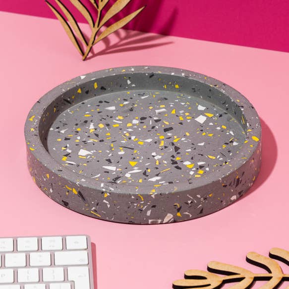 Tabuleiro Redondo Médio para Bugigangas em Terrazzo Preto, Amarelo, Branco, Cinzento por atacado de Zooniverse Designs