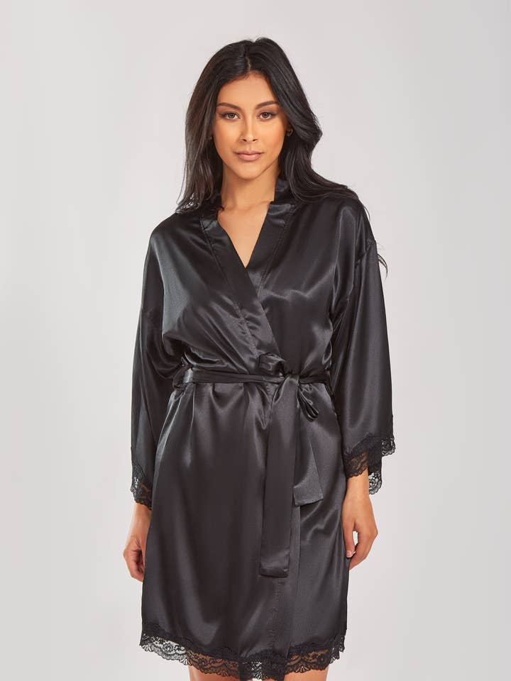 Noir Peignoir court Leia en satin et élasthanne avec bordure en dentelle en vente sur Faire0