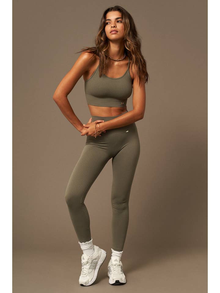 Flow Legging Hunter for wholesale on Faire
