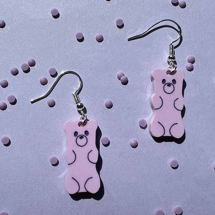 Brincos Purso de Gummy Bear em Acrílico Purple Pastel por atacado de The Sweet Squid