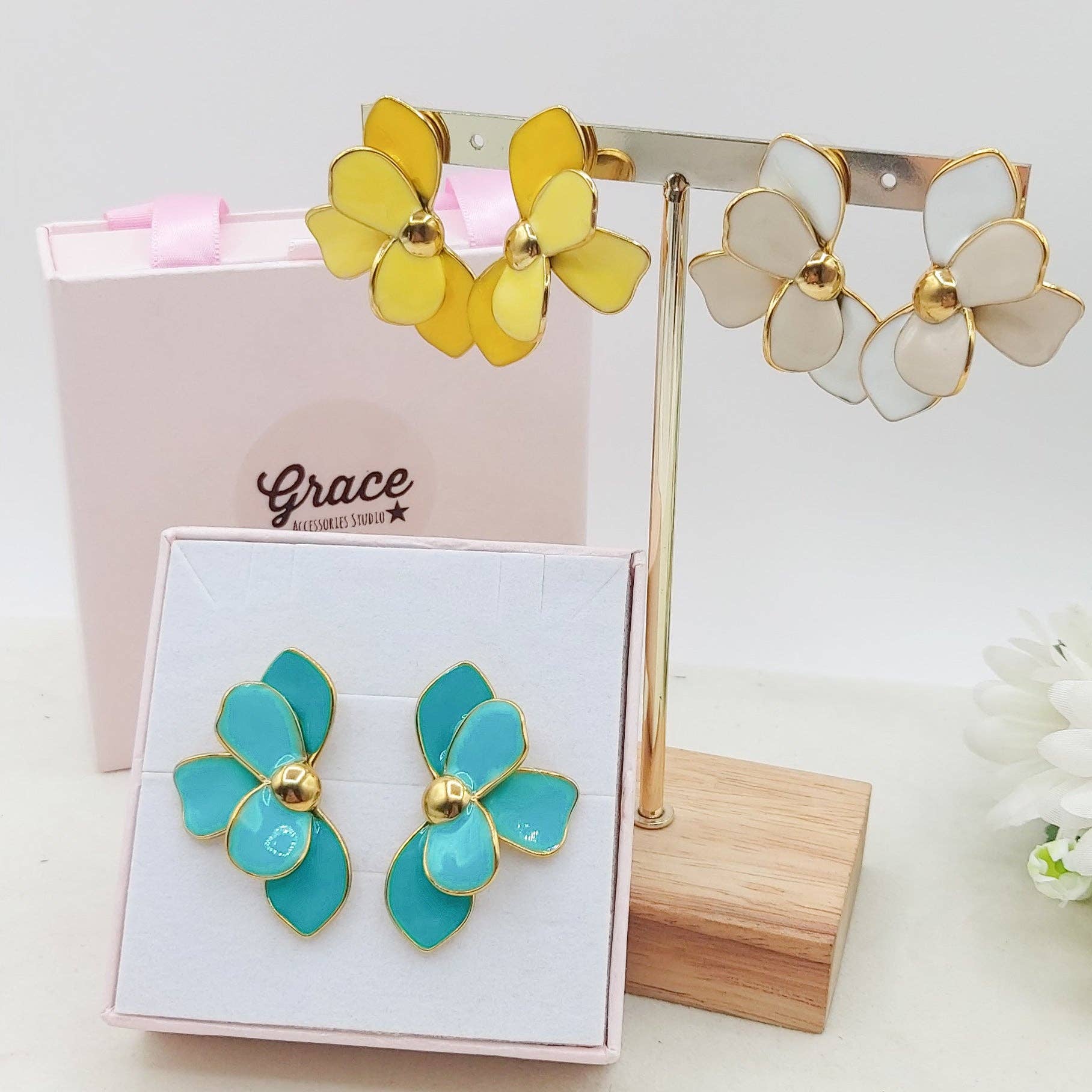 Daemon srls - Wholesale Stud/Post Earrings - MEADOW paio ORECCHINI smaltati a bottone con petali in acciaio inossidabile a forma di fiore6