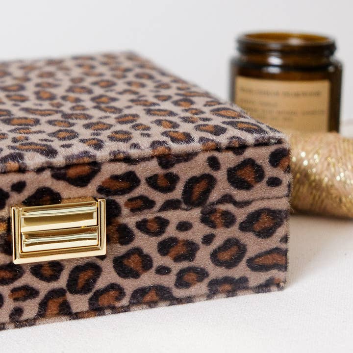 Anne leopard jewelry box for wholesale on Faire3