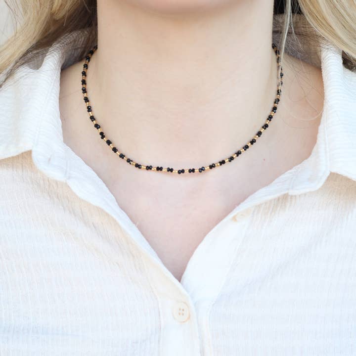 Collier Mangalsutra Indien Asiatique Nazar en Perles de Cristal Noir et Or Fait Main pour la vente par The Colourful Aura