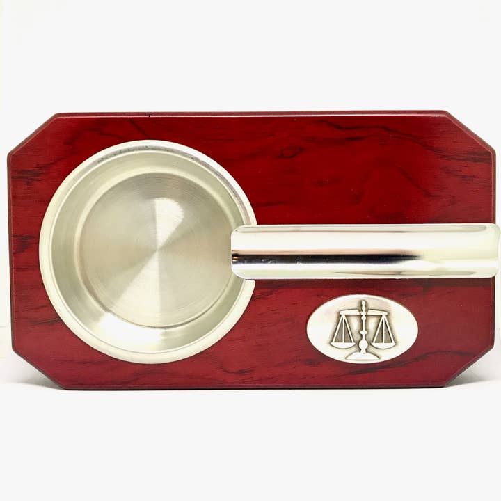 Cendrier à cigares Legal Scales pour la vente par Cigar Cutters by Jim