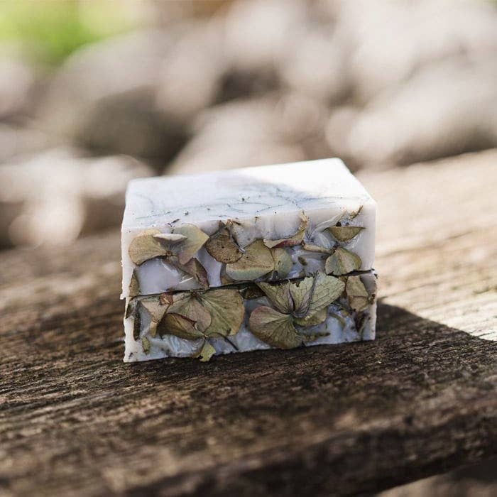 Harvest + Harmony – Engroshandel Sæbestykke – Harvest + Harmony Fir Needles + Cedar Gedemælk Sæbe5