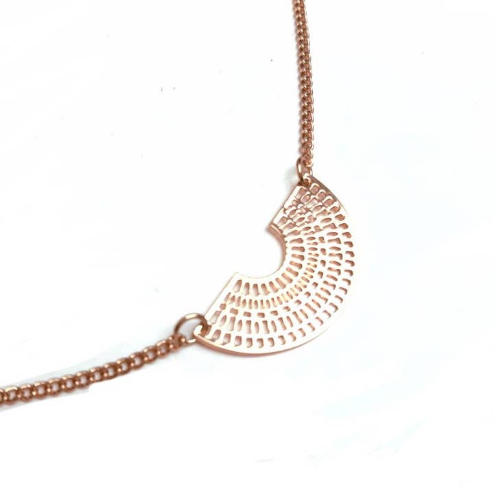 JUL ET FIL - Wholesale Pendant/Charm Necklace - Fine gold plated filigree half moon art deco necklace3