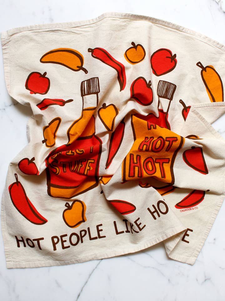 Torchon imprimé Hot People Like Hot Sauce pour la vente par Calhoun & Co.