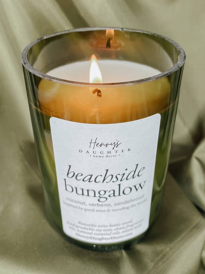 Beachside Bungalow vinflaske stearinlys for engroshandel hos Henry’s Daughter Home Decor