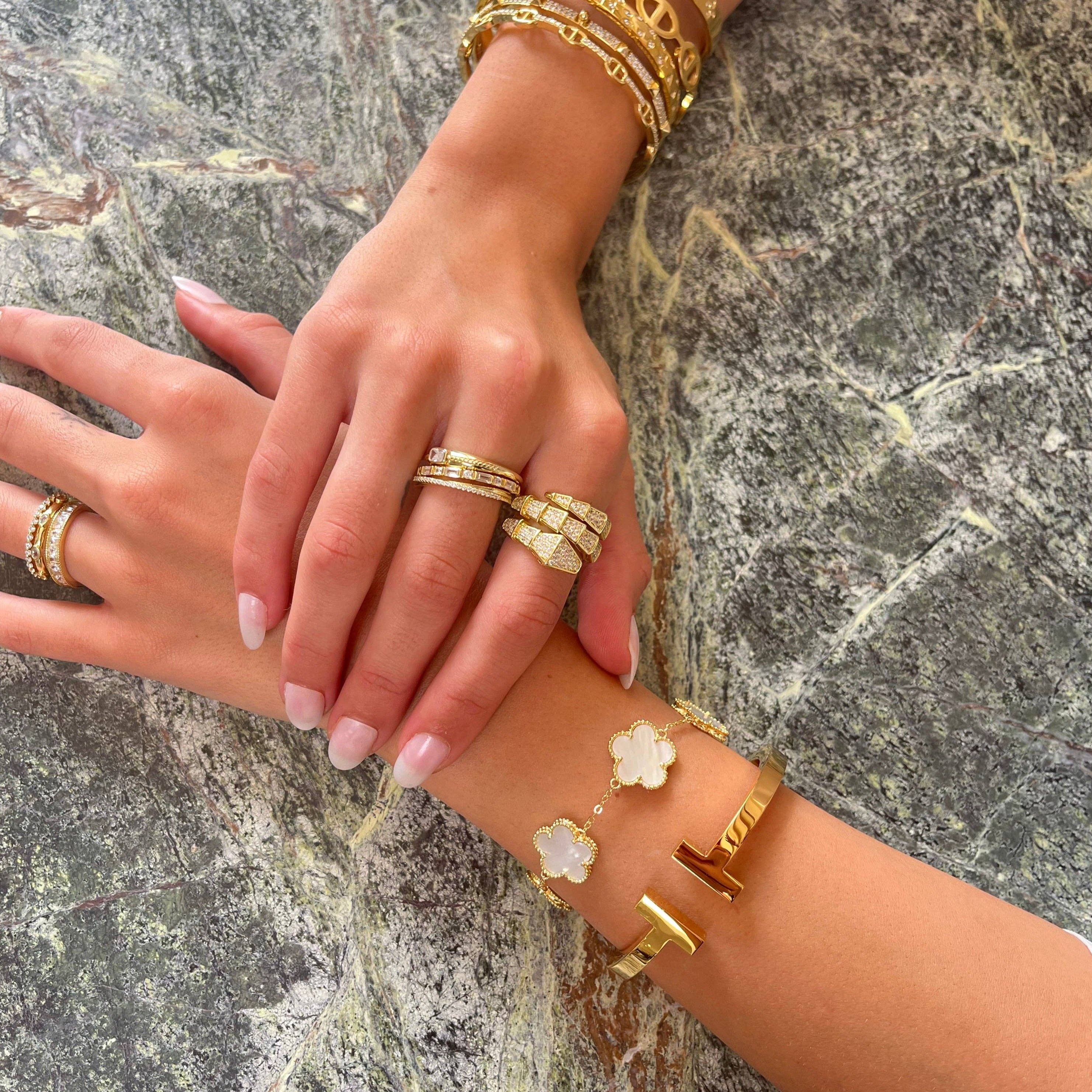 Sahira Jewelry Design – Großhandel Armband mit Charms/Anhängern – Adeline Kleeblatt-Armband mit Perlmutt3