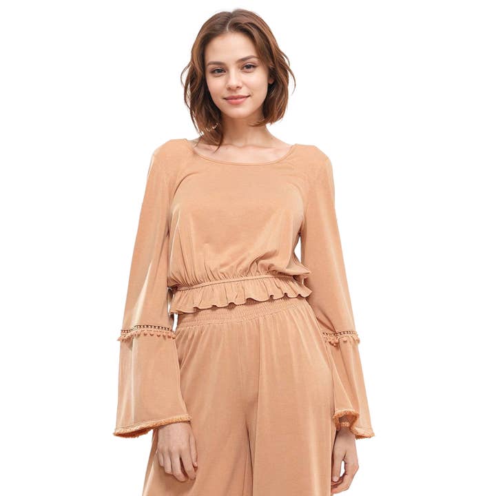 Nurode's Fringe Cuff Bell Sleeve Top i Aprikos för wholesale av Robin K