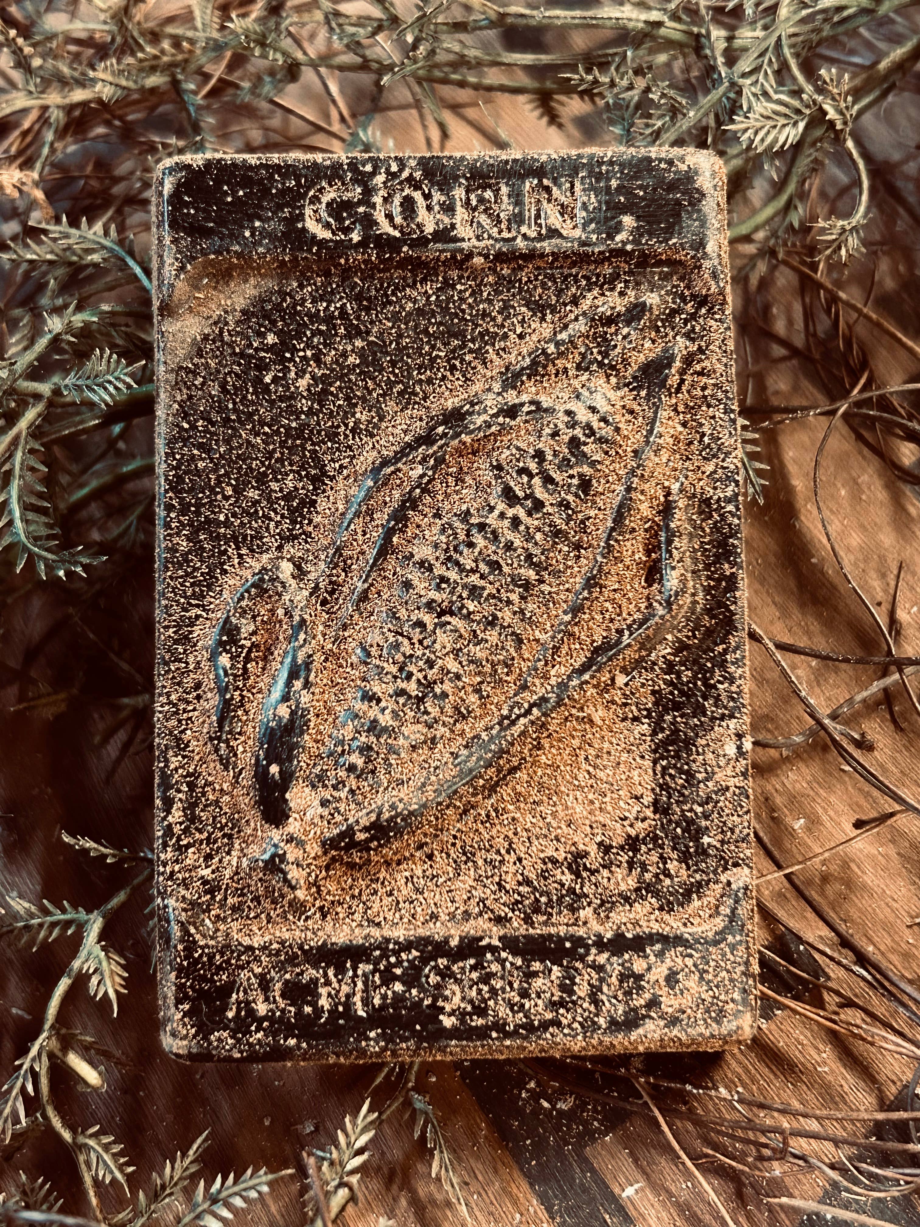 The Cranberry Cornstalk Co. – Großhandel Dekorative Platte/Teller/Schüssel – Primitive Corn Seed Packet Schüsselfüller6