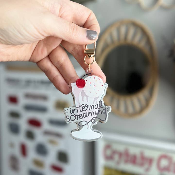 Intern skrigende nøglering for engroshandel hos The Crybaby Club