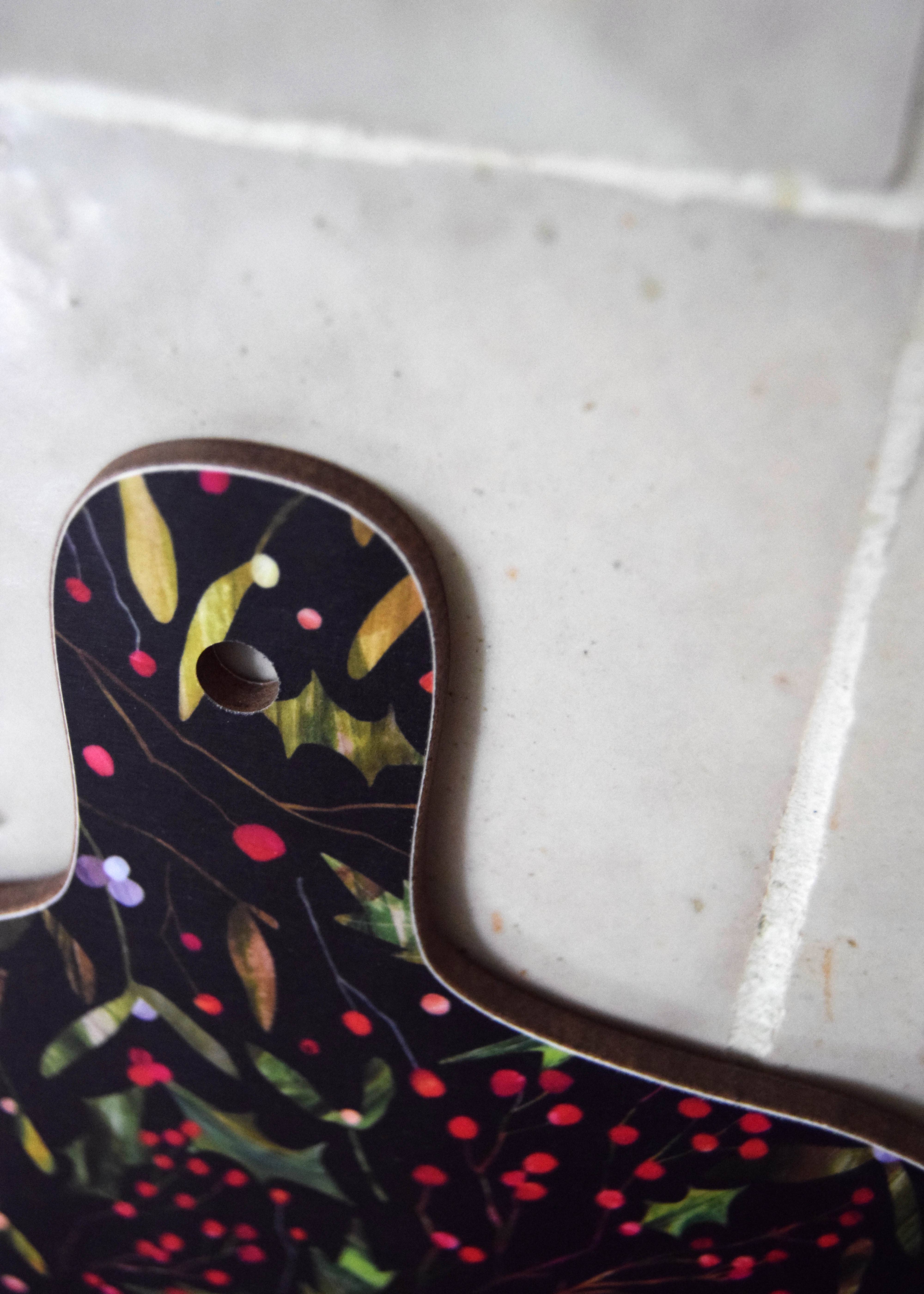 Freya Snow - Wholesale Cutting Board - Winter Berries Mini Chopping Board / Melamine Cutting Board1