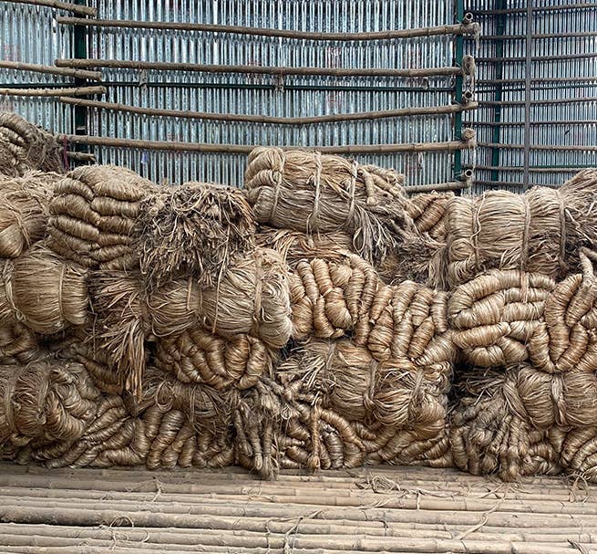 BRITISH COLOUR STANDARD – wholesale Placemat – Jute Placemats 27cm in Pearl W/Natural, Tied Set of 4 2