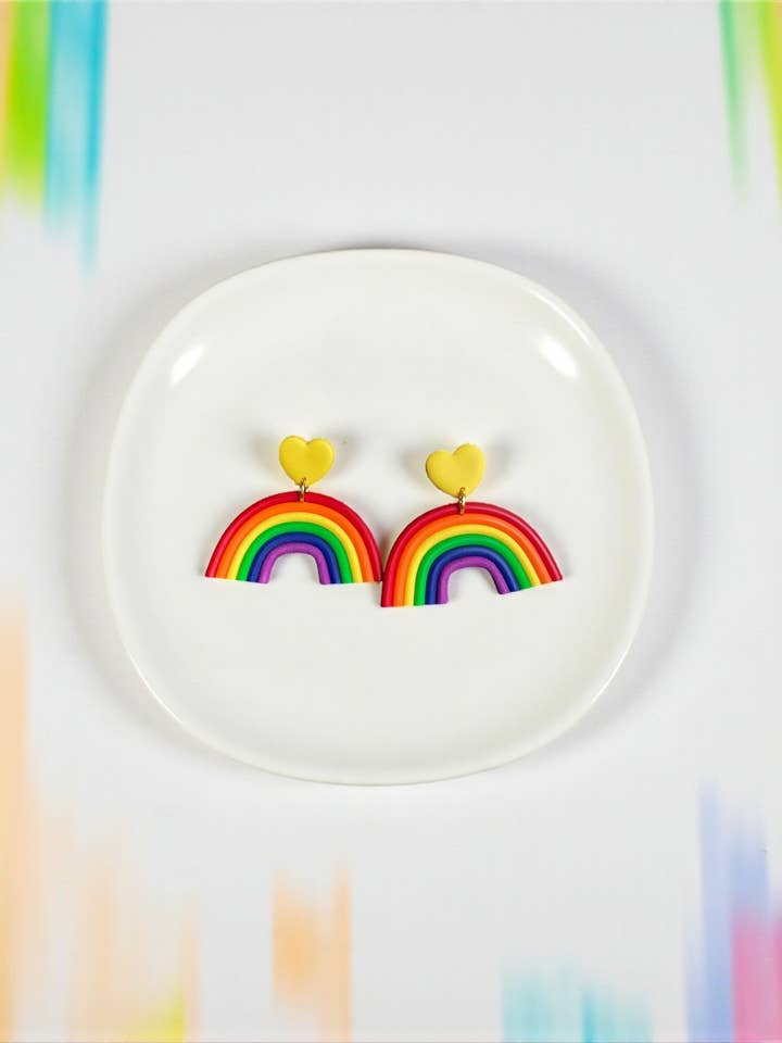 Amour Arc-en-ciel Suspendu pour la vente par Clay Dazing