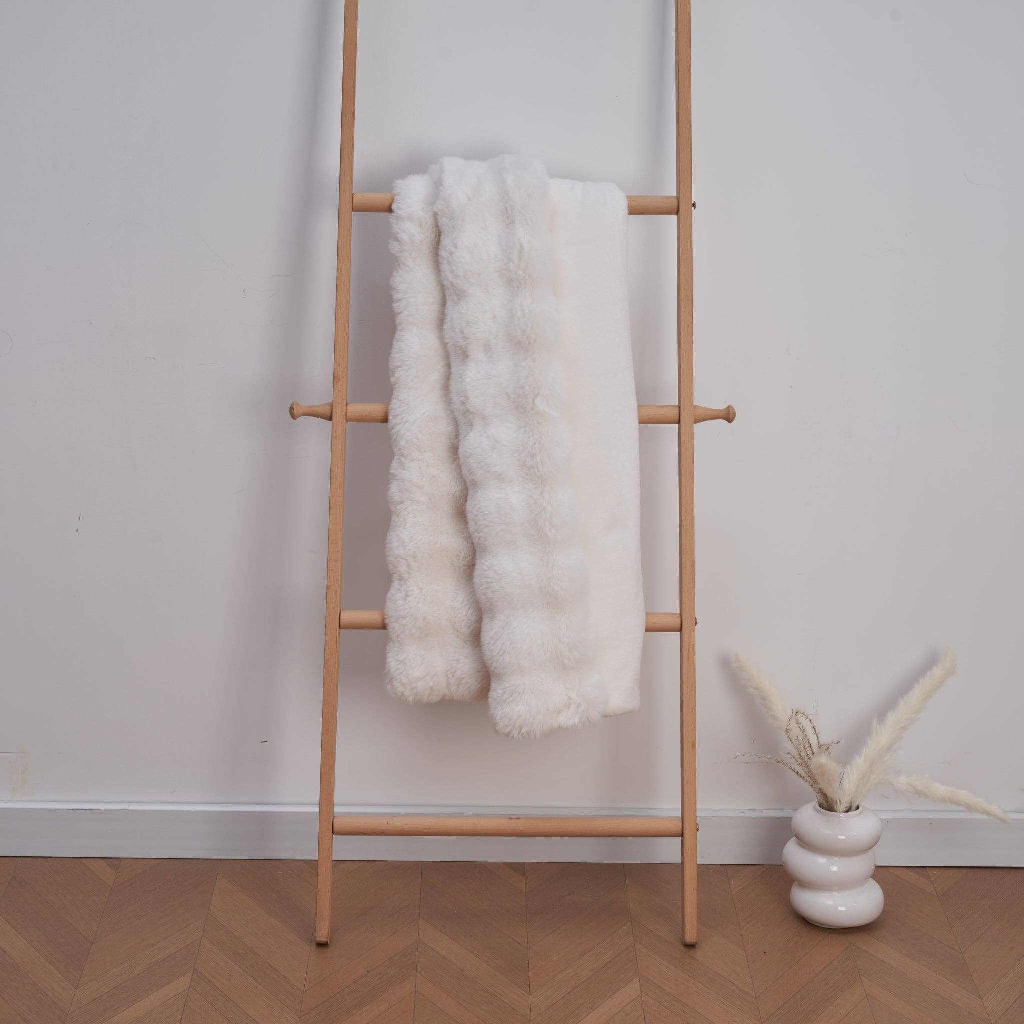 Zoe Sage - Wholesale Bedding blanket – Kids & Baby - Cloud Bubble Blanket - Silk1