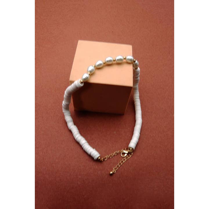 JOSSLYN by wall to wall - Wholesale Beaded/Pearl Necklace - HEISHI DISC BEAD PEARL NECKLACE | 51N20709372