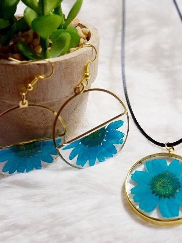 Conjunto de Joias Artesanais de Resina Azul com Margaridas e Brincos por atacado de BabyGirl Creations