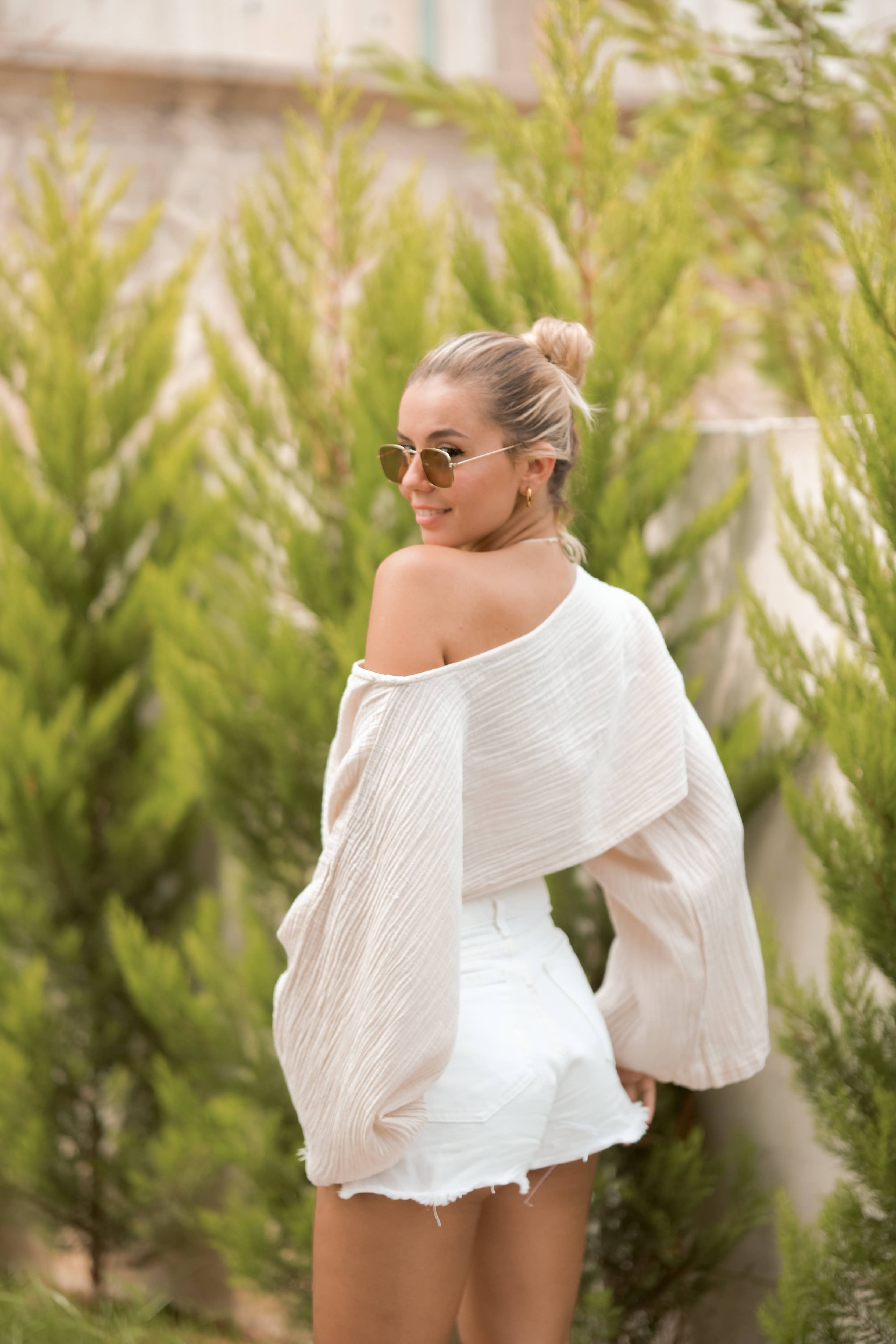 Moa - Wholesale Blouse - Women's - Black Off Shoulder Crop Top Blouse10