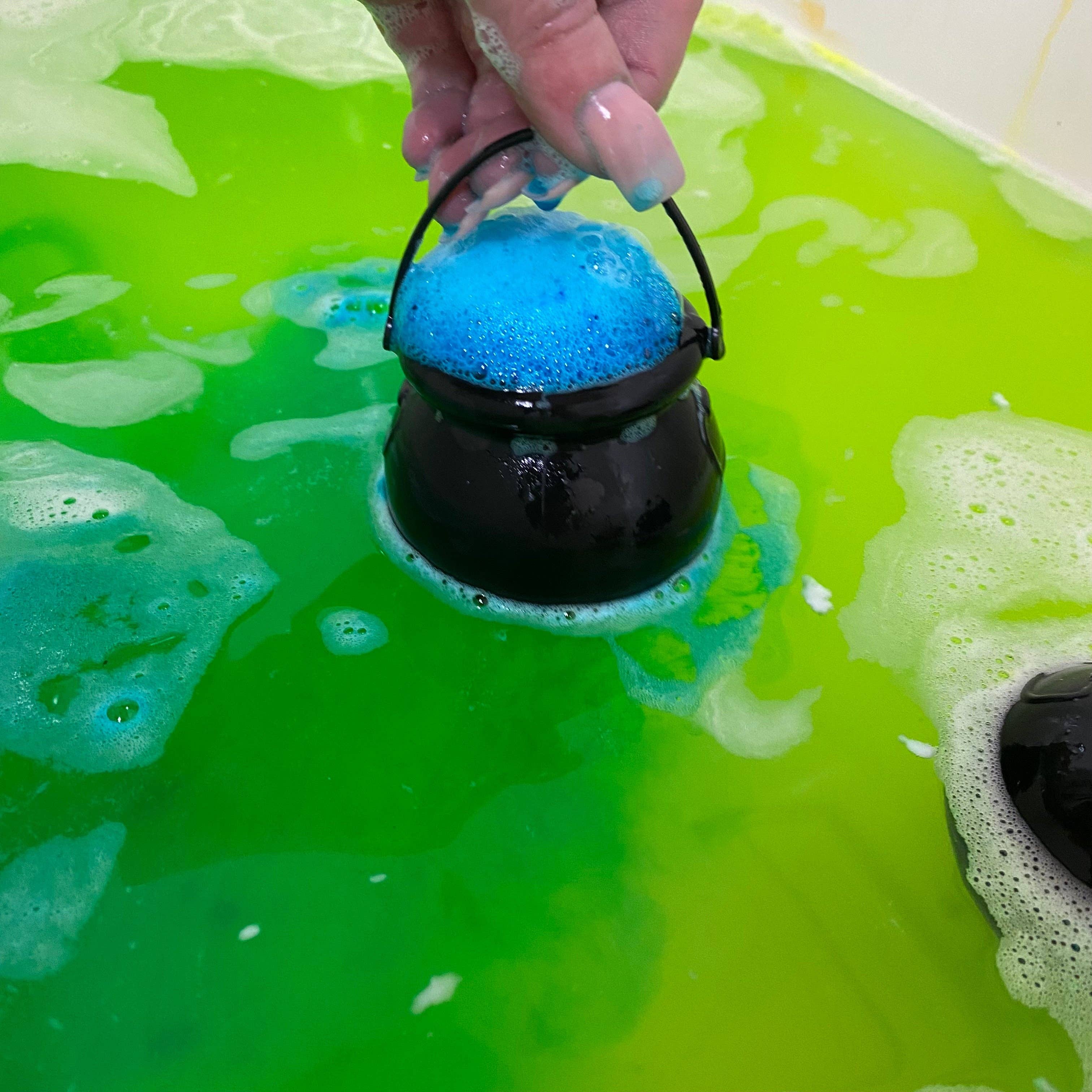 Velvet Riot Co - Wholesale Bath Bomb/Fizz - Witches Brew Cauldron Bath Bomb3