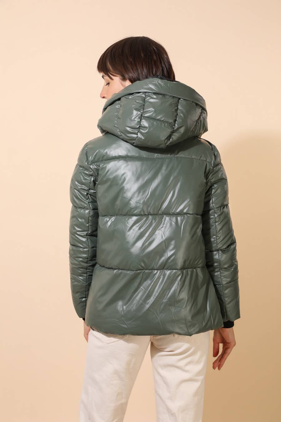 Attrait Paris - Vente Doudoune – femme - Doudoune courte matelassée à capuche bord cotes métallisée15