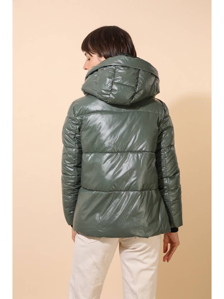 Attrait Paris – Puffer Jacket - Mulher por atacado – Casaco curto acolchoado com capuz e borda metálica.17