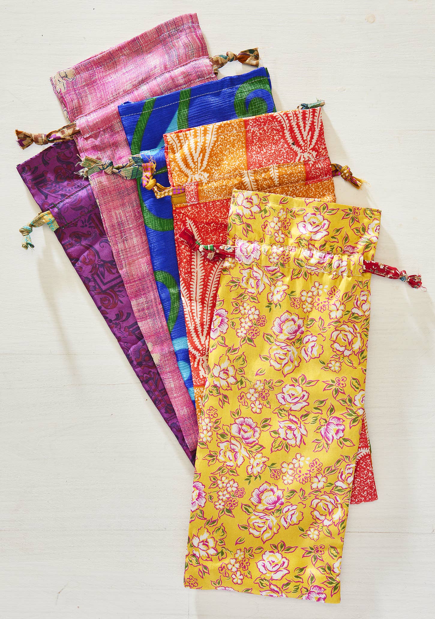 Namaste – wholesale Gift bag – Recycled Sari Bottle Gift Bag3