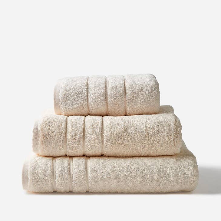Asciugamani da bagno di lusso per hotel, 100% cotone pettinato all'ingrosso  per il tuo negozio - Faire Italia