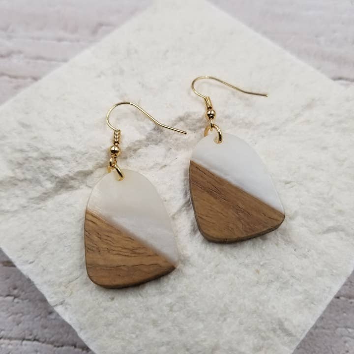 Treasure Wholesale - Wholesale Dangle Earrings - Wood & Resin Gold Foil Earrings